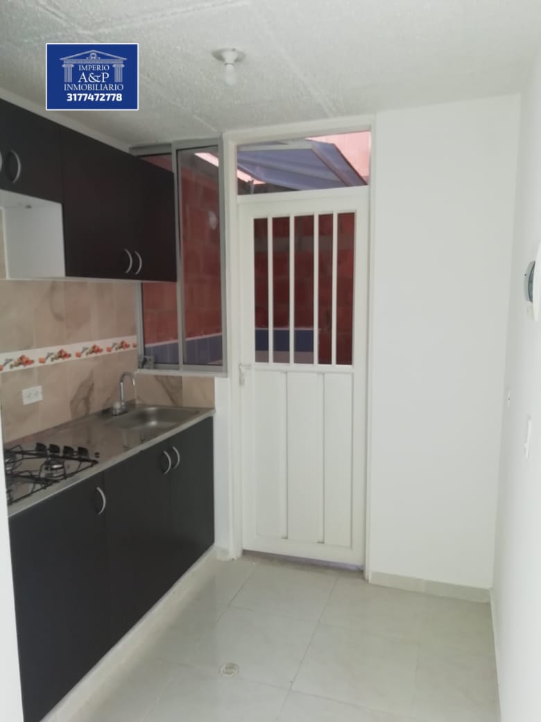 SE ARRIENDA CASA EN URBANIZACIÓN. - Imagen 3