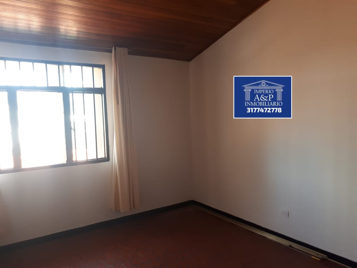 SE ARRIENDA CASA COMERCIAL - Imagen 6