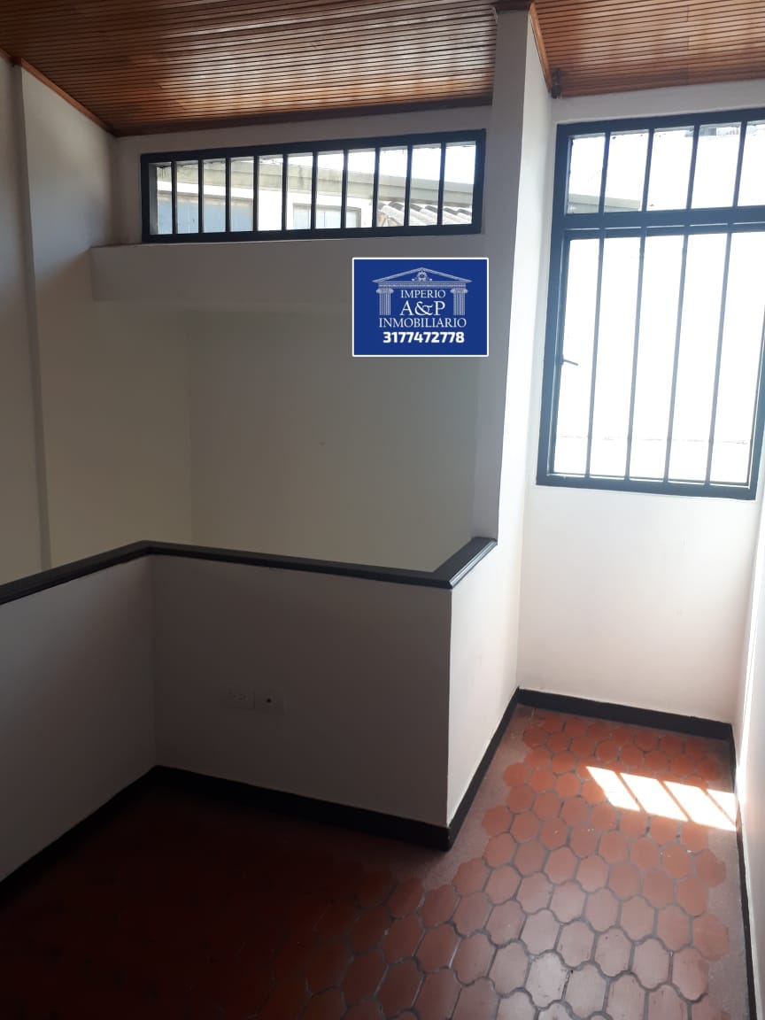 SE ARRIENDA CASA COMERCIAL - Imagen 8