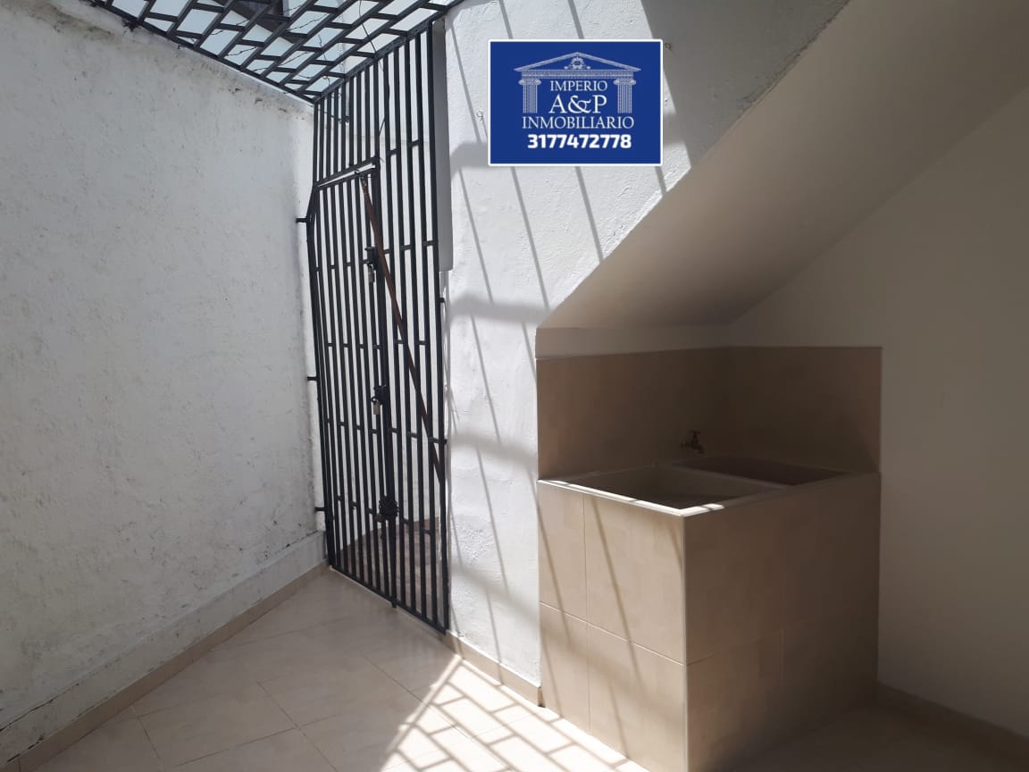 SE ARRIENDA CASA COMERCIAL - Imagen 10