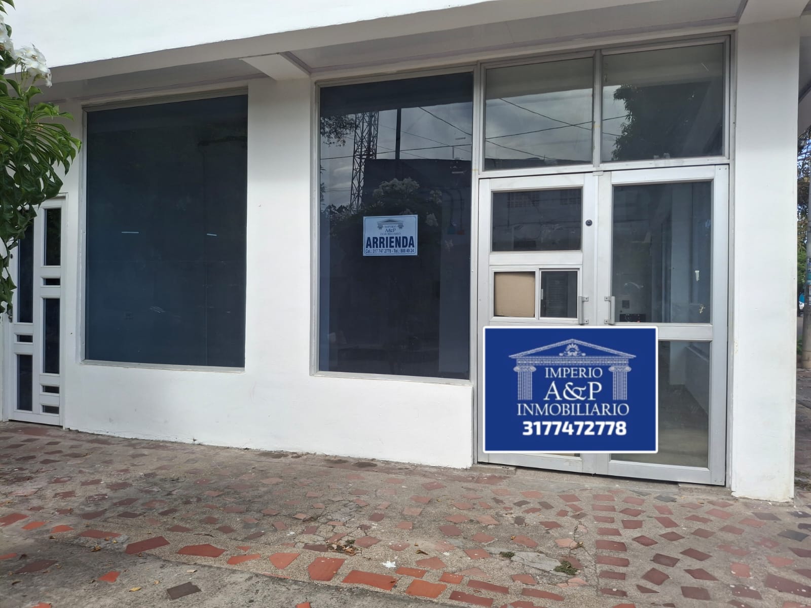 SE ARRIENDA LOCAL COMERCIAL