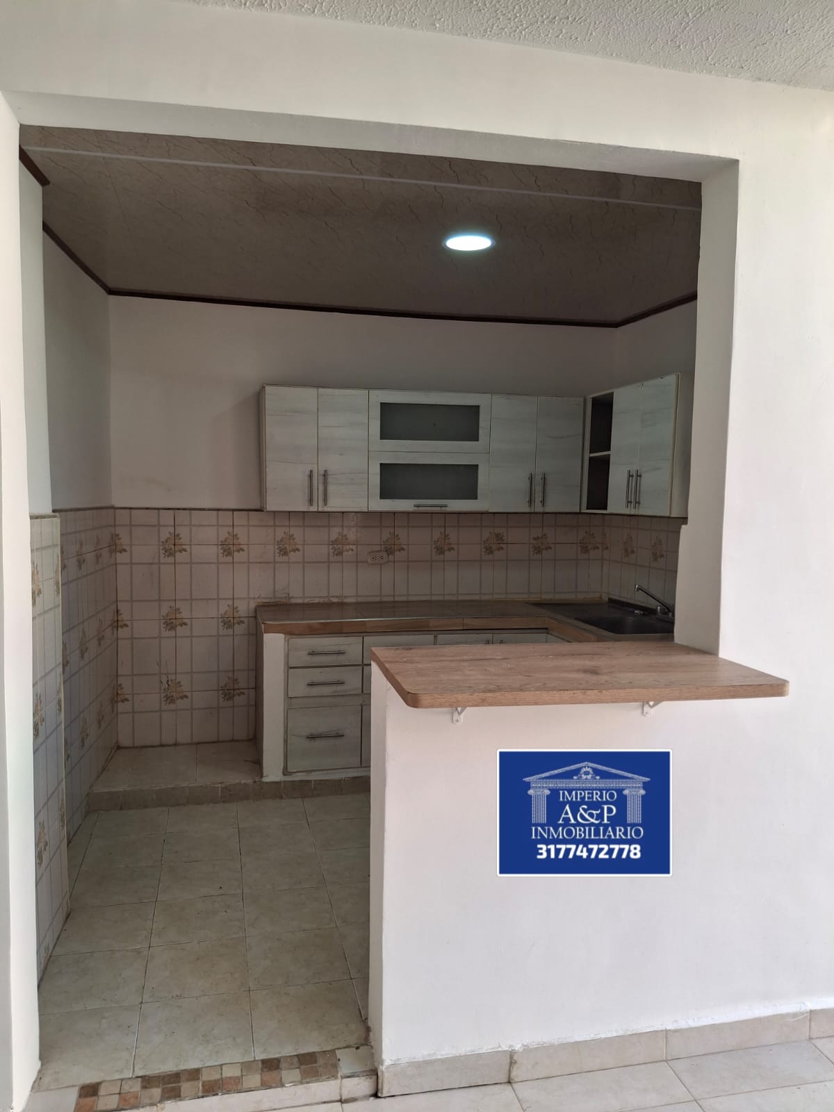 SE ARRIENDA CASA CON LOCAL Girardot - Imagen 4