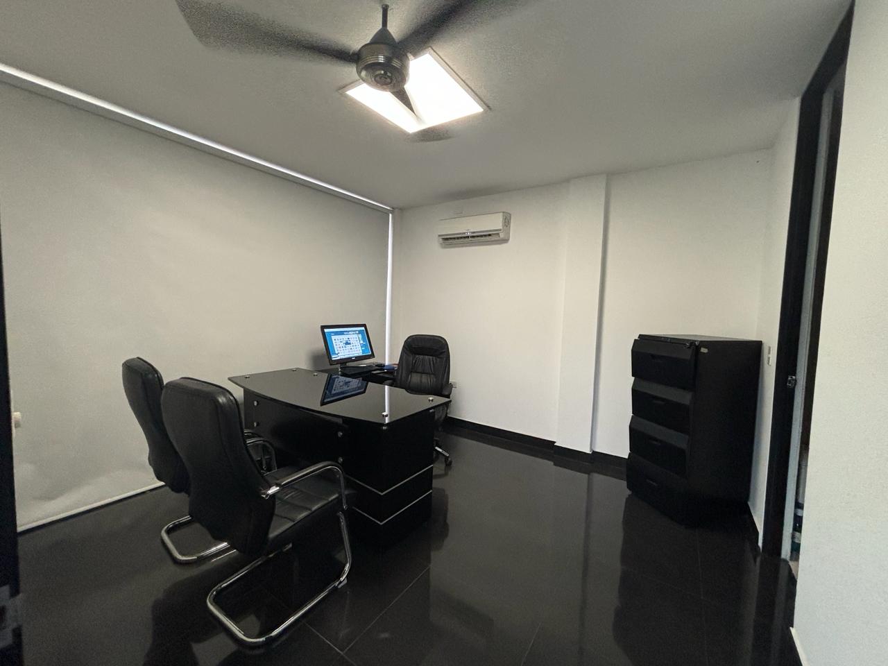 SE VENDE OFICINA COMERCIAL GIRARDOT CUND